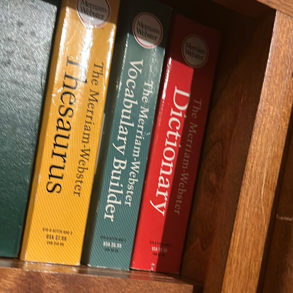 Thesaurus, Vocabulary Builder, and Dictionary Set - Yellow, Green, Red